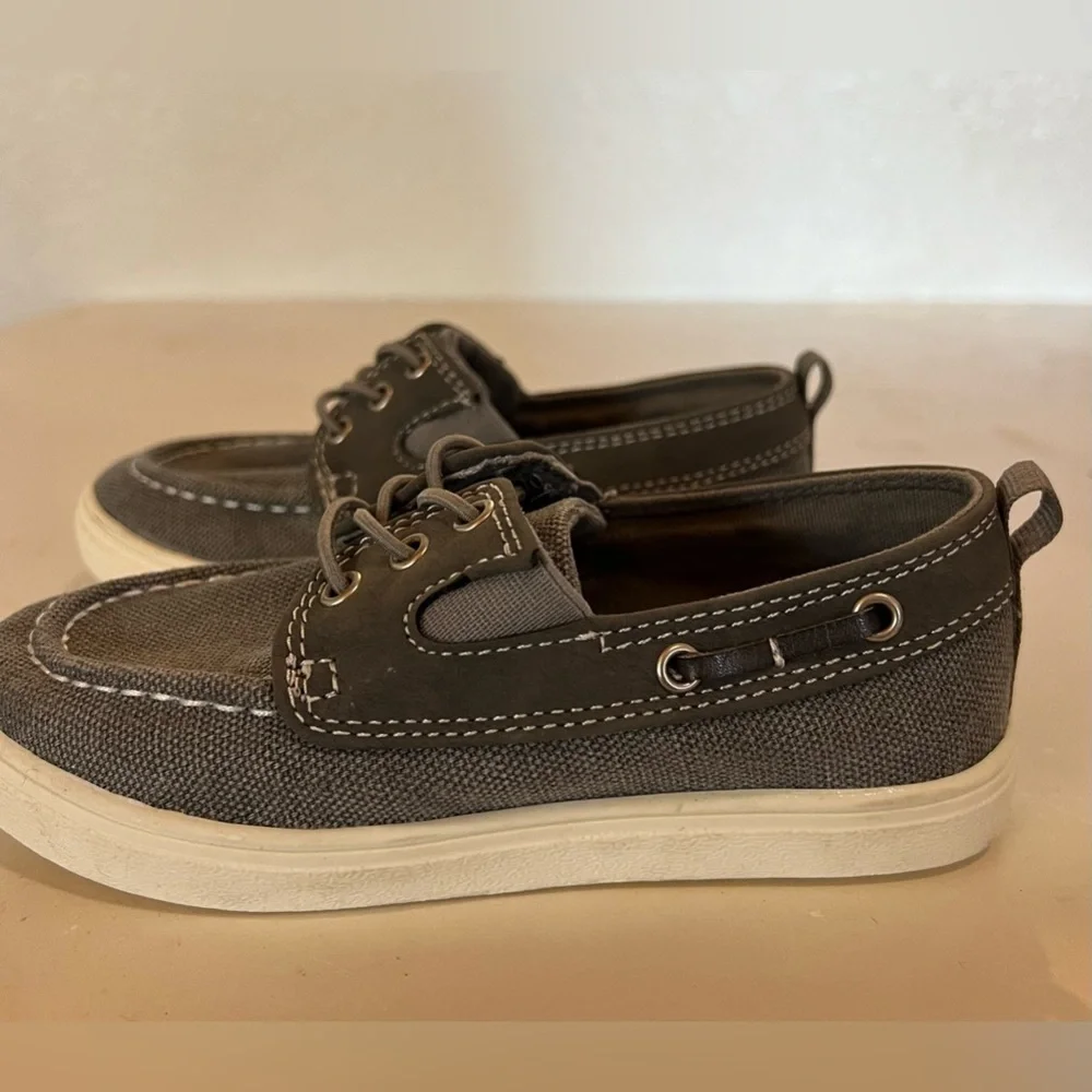 Children's Place Loafer Shoes grey size 11 toddler sperry